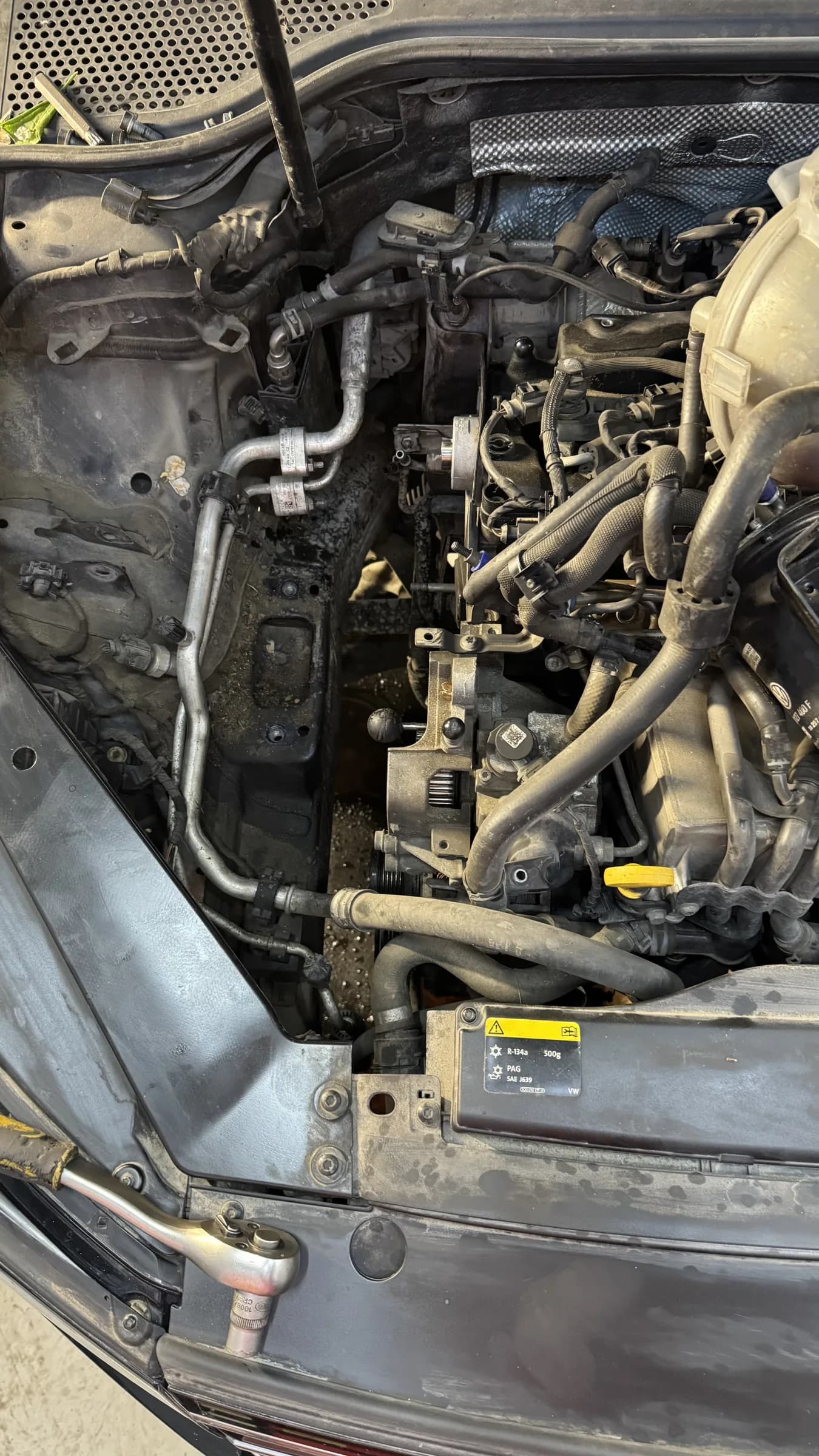 Compartiment motor verificat în atelierul AutoRun